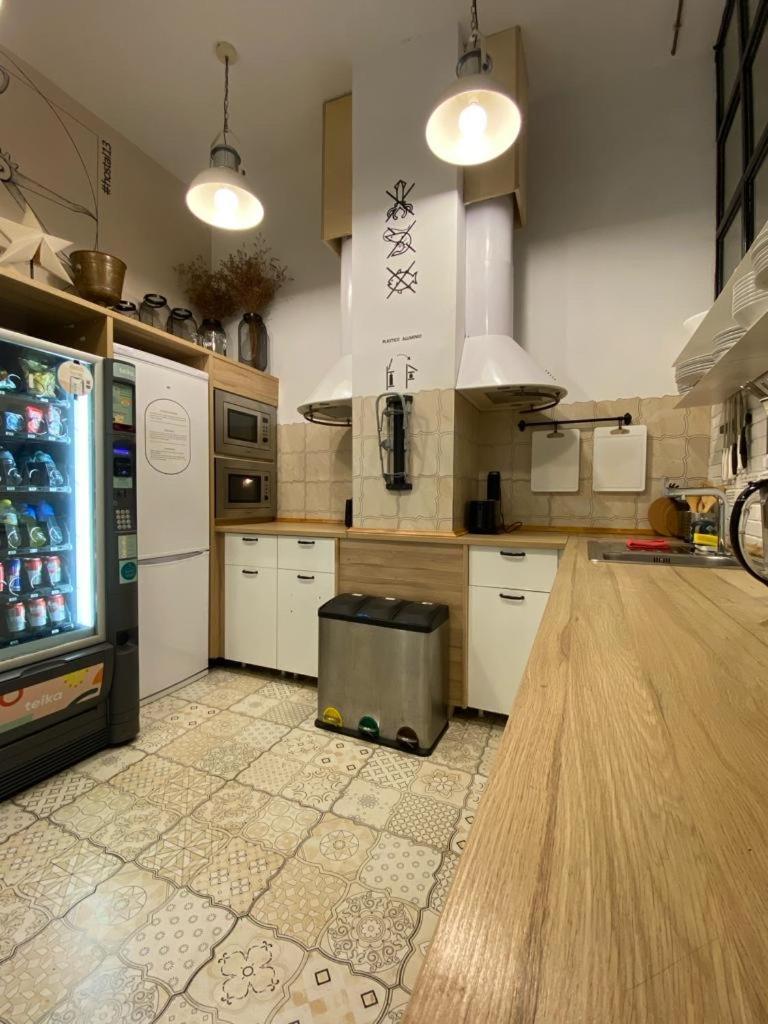 Hostel Numero Trece - Free Towels, Coffee & Tea, Remote Check-In (Adults Only) Alicante Ngoại thất bức ảnh