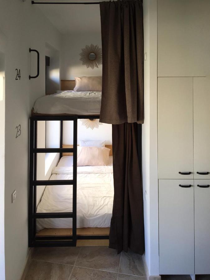 Hostel Numero Trece - Free Towels, Coffee & Tea, Remote Check-In (Adults Only) Alicante Ngoại thất bức ảnh