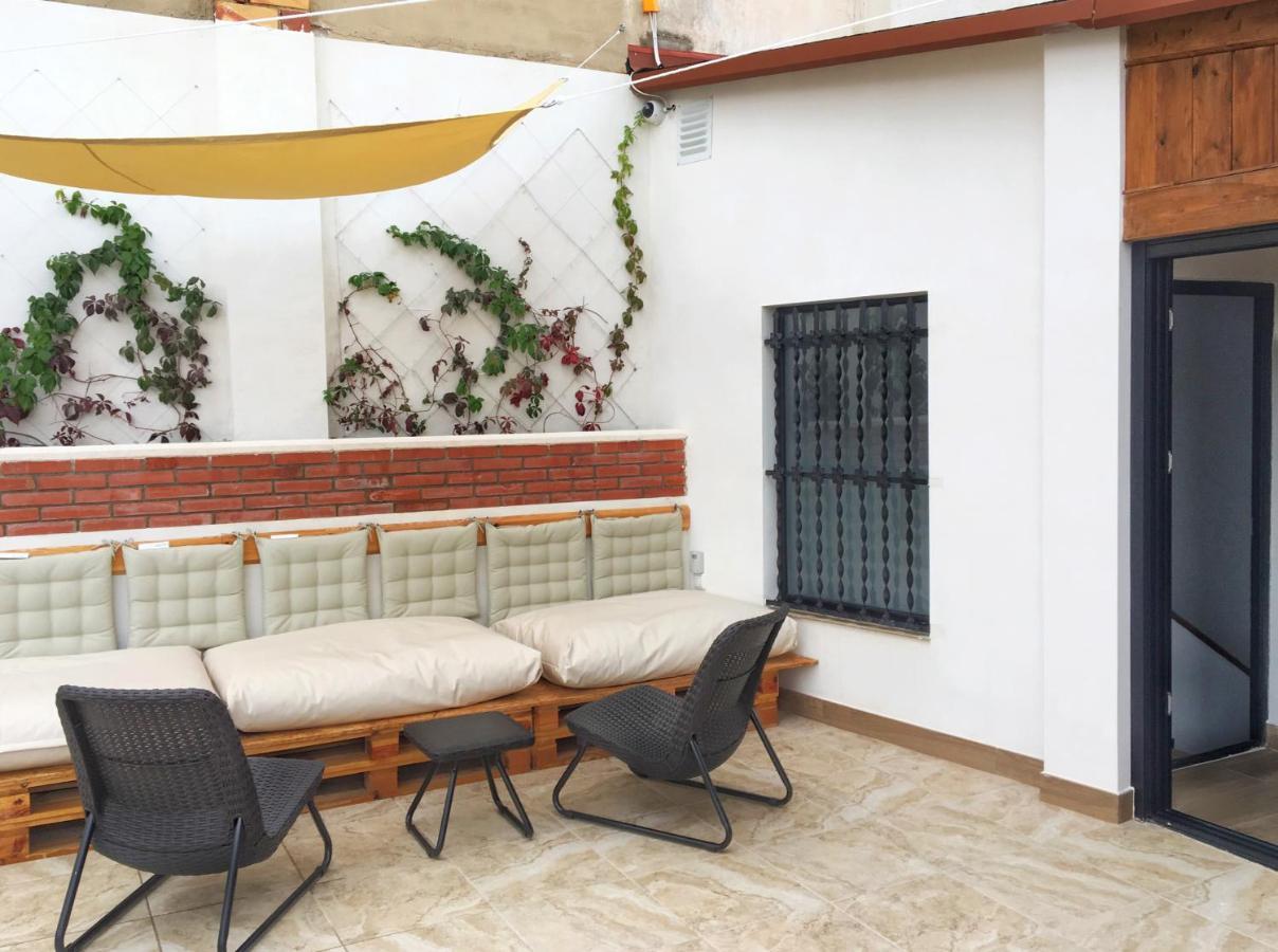 Hostel Numero Trece - Free Towels, Coffee & Tea, Remote Check-In (Adults Only) Alicante Ngoại thất bức ảnh