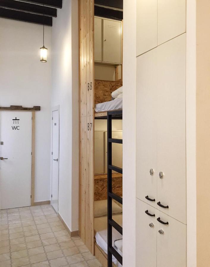 Hostel Numero Trece - Free Towels, Coffee & Tea, Remote Check-In (Adults Only) Alicante Ngoại thất bức ảnh