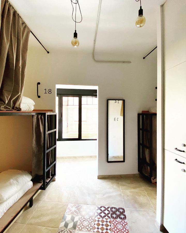 Hostel Numero Trece - Free Towels, Coffee & Tea, Remote Check-In (Adults Only) Alicante Ngoại thất bức ảnh