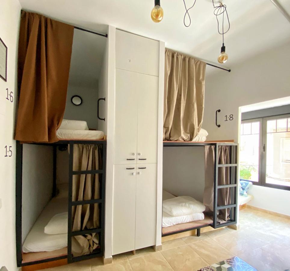 Hostel Numero Trece - Free Towels, Coffee & Tea, Remote Check-In (Adults Only) Alicante Ngoại thất bức ảnh
