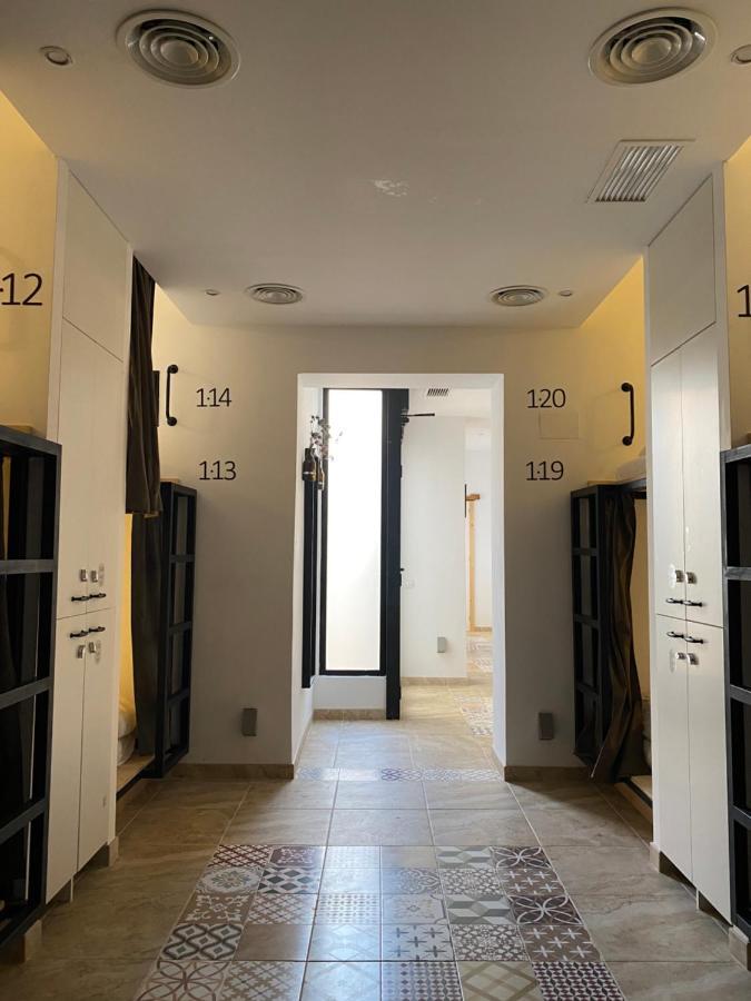 Hostel Numero Trece - Free Towels, Coffee & Tea, Remote Check-In (Adults Only) Alicante Ngoại thất bức ảnh