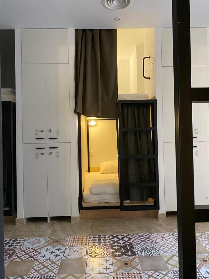 Hostel Numero Trece - Free Towels, Coffee & Tea, Remote Check-In (Adults Only) Alicante Ngoại thất bức ảnh